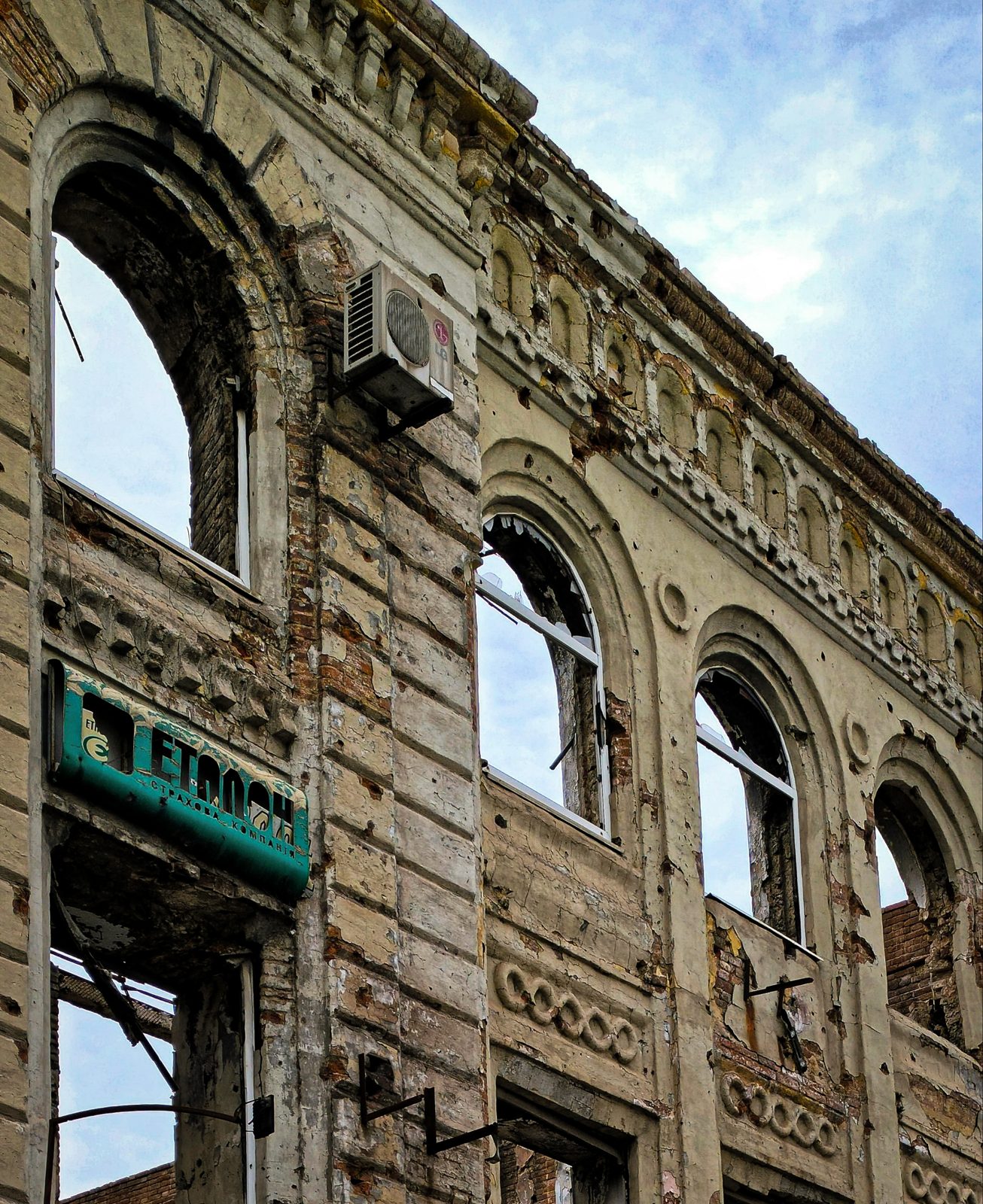 War destruction in occupied Mariupol (image 2 of 19)